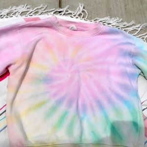 I’m selling a cute tie-dye shirt for nine year olds that is fleece
